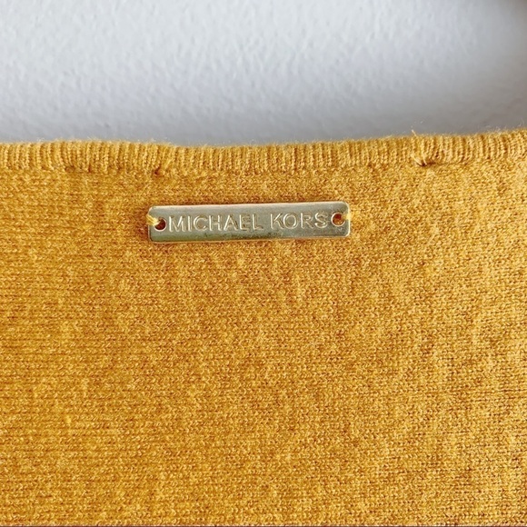MICHAEL Michael Kors • Crewneck Pullover Knit Sweater in Mustard Yellow, Small - Picture 8 of 10